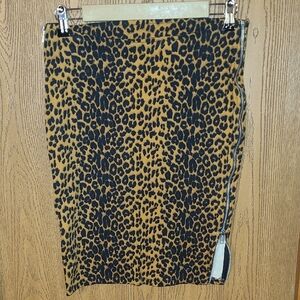 Leopard Print Pencil Skirt W/ Zipper Detailing